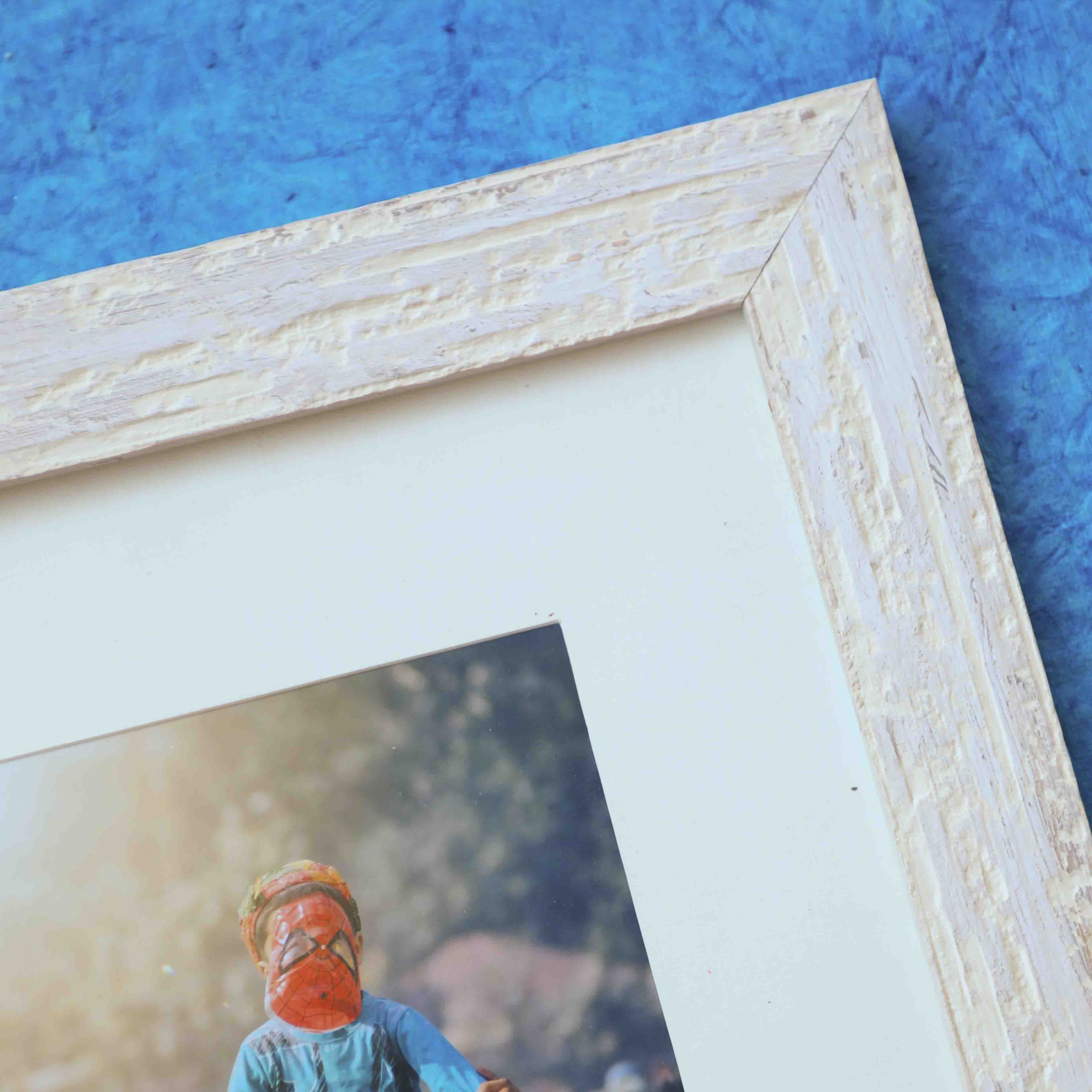 Signature Frame  (Medium)